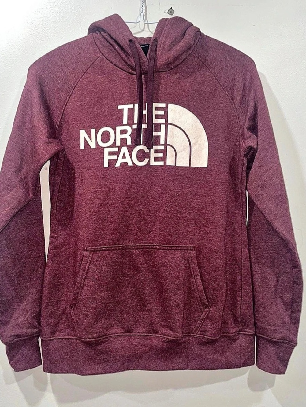 The North Face Women's Half Dome Pullover Hoodie Burgundy small